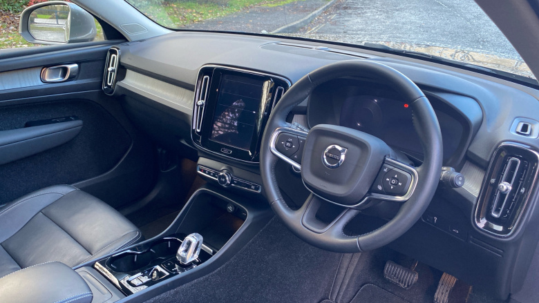 Volvo Xc40 2.0 B4P Inscription 5dr AWD Auto Petrol Estate